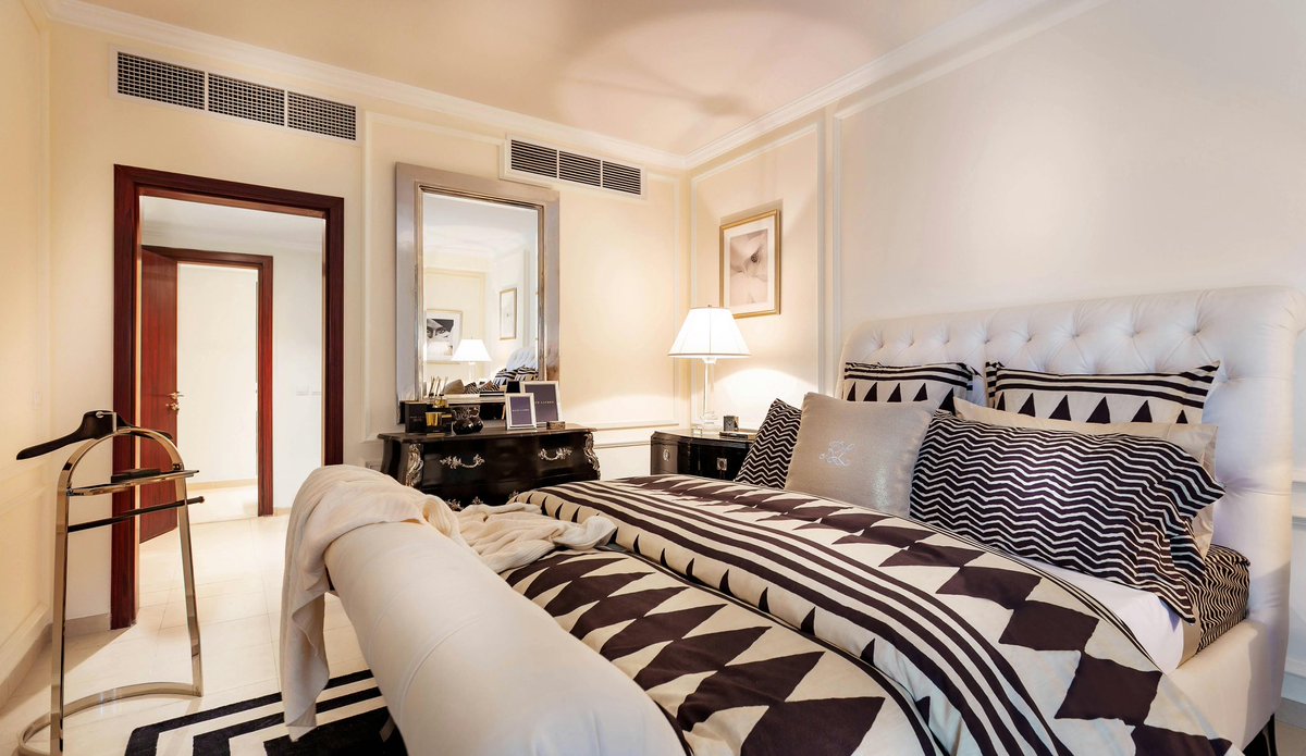 Sleepinghaven20's tweet image. Transform your space into a peaceful haven with soft, cozy, and high-quality bedding designed for your everyday rest.

Because a good night’s sleep is not a luxury… it’s a necessity 💜

🛏️ Visit: sleepinghaven.com

#SleepingHaven
#BeddingEssentials