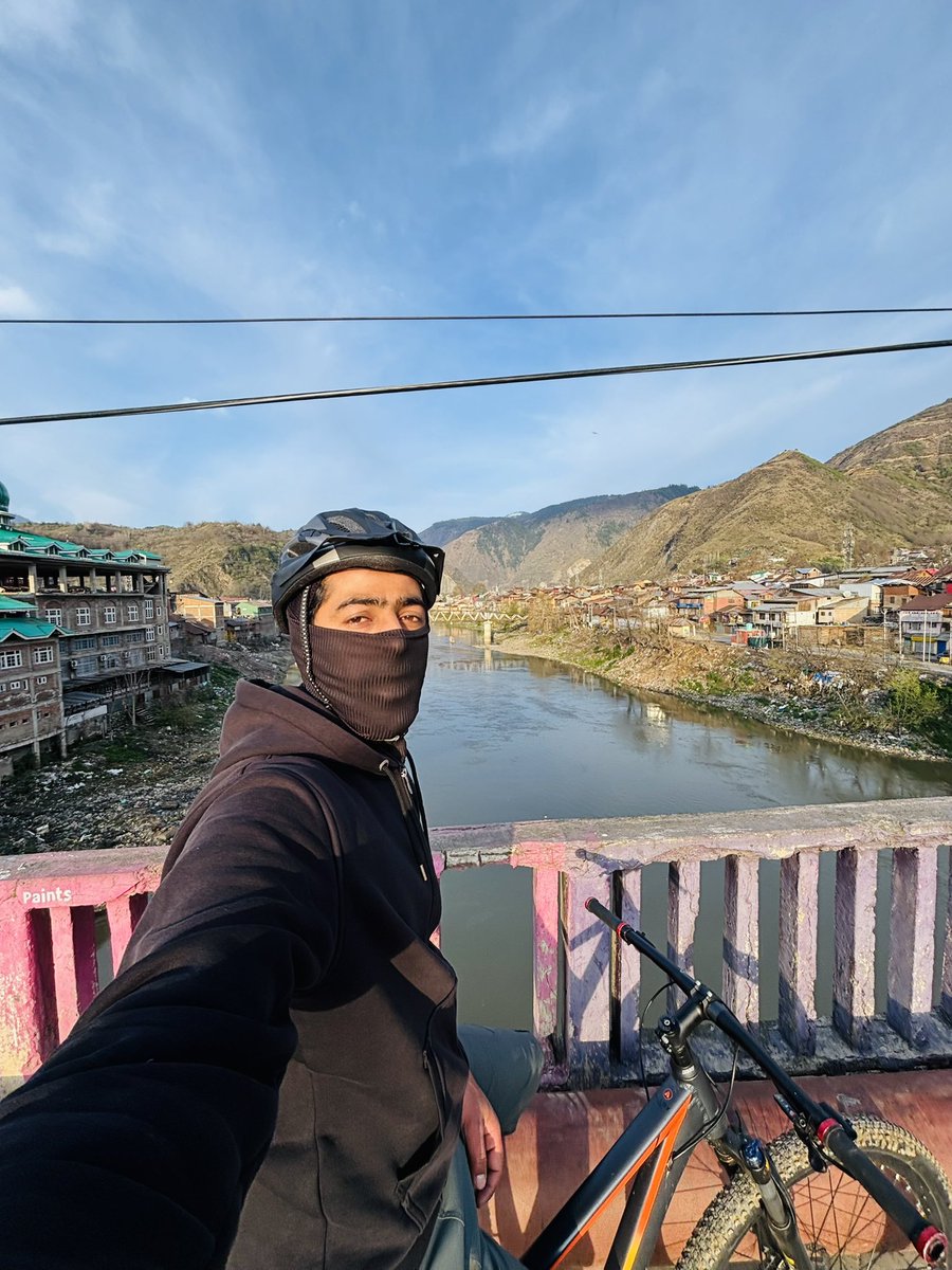 muzaffarl0ne tweet media