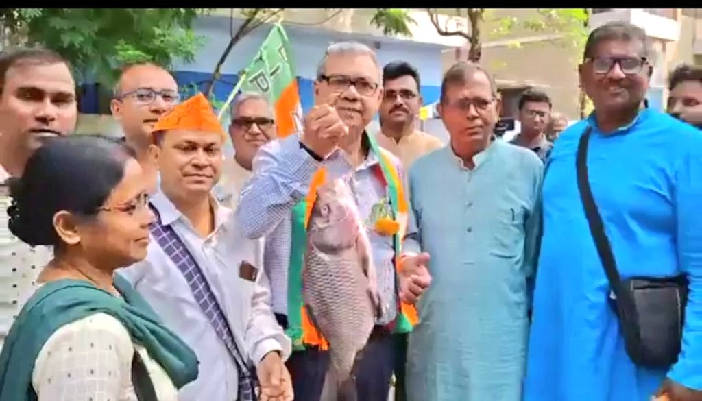 Rofl Gandhi 2.0 🏹 Commentary tweet media