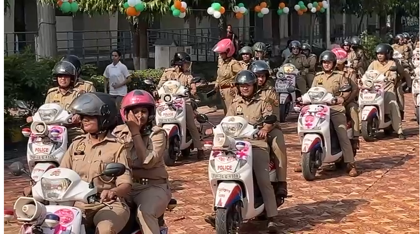bstvlive's tweet photo. नोएडा : मिशन शक्ति 5.0 के तहत पुलिस की बाइक रैली

➡महिला पुलिसकर्मियों ने रैली से जागरूक किया
➡सीपी ने हरी झंडी दिखाकर बाइक रैली रवाना की 
➡कार्यक्रम में 150 पुलिसकर्मियों ने हिस्सा लिया 

#Noida #UttarPradesh #MissionShakti @noidapolice https://t.co/bBFXNzTzZL