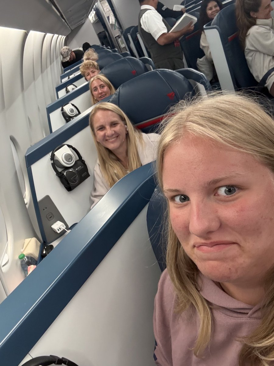 Larson Loopers tweet media