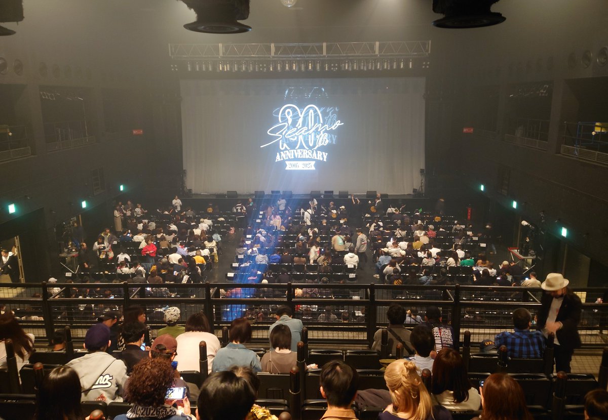138_Next_Kaicho's tweet photo. SEAMO 20 th 全国ツアーin Zepp Nagoya 追加公演
Zepp Nagoya が１階も２階も満員✨
３時間ノンストップ、37曲‼️
次は Back to 紅白  Back to 武道館 と宣言していた‼️

#SEAMO
#シーモネーター
#ZeppNagoya
#紅白歌合戦
#武道館
#マタアイマショウ
#名古屋
#東京
#一宮市
#エイベックス
#かいちょー https://t.co/J9yaEkqeRC