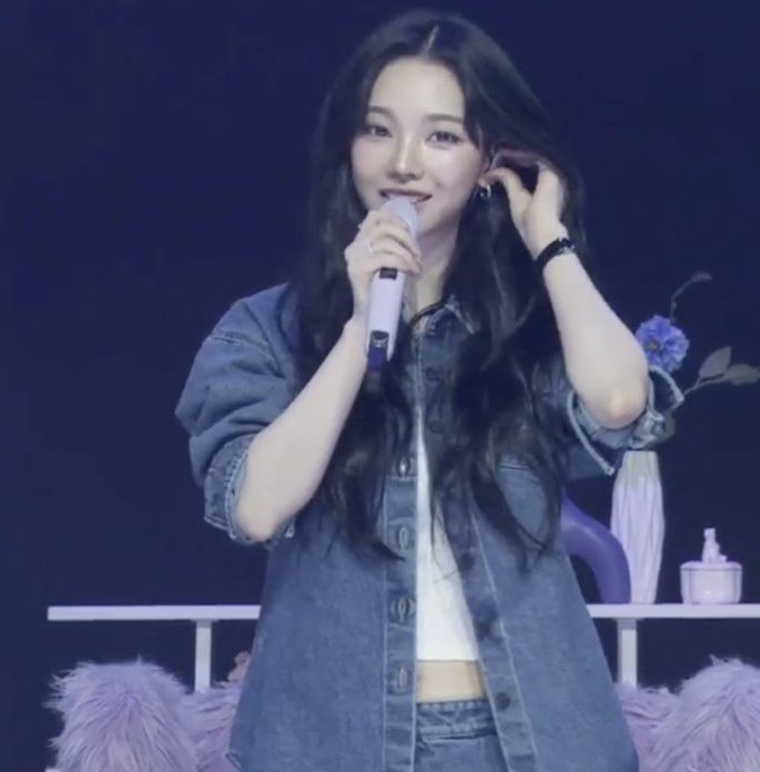 _bluustar's tweet image. so pretty 😍

KARINA MEMORY BOX
#KARINA_BDAY_PARTY