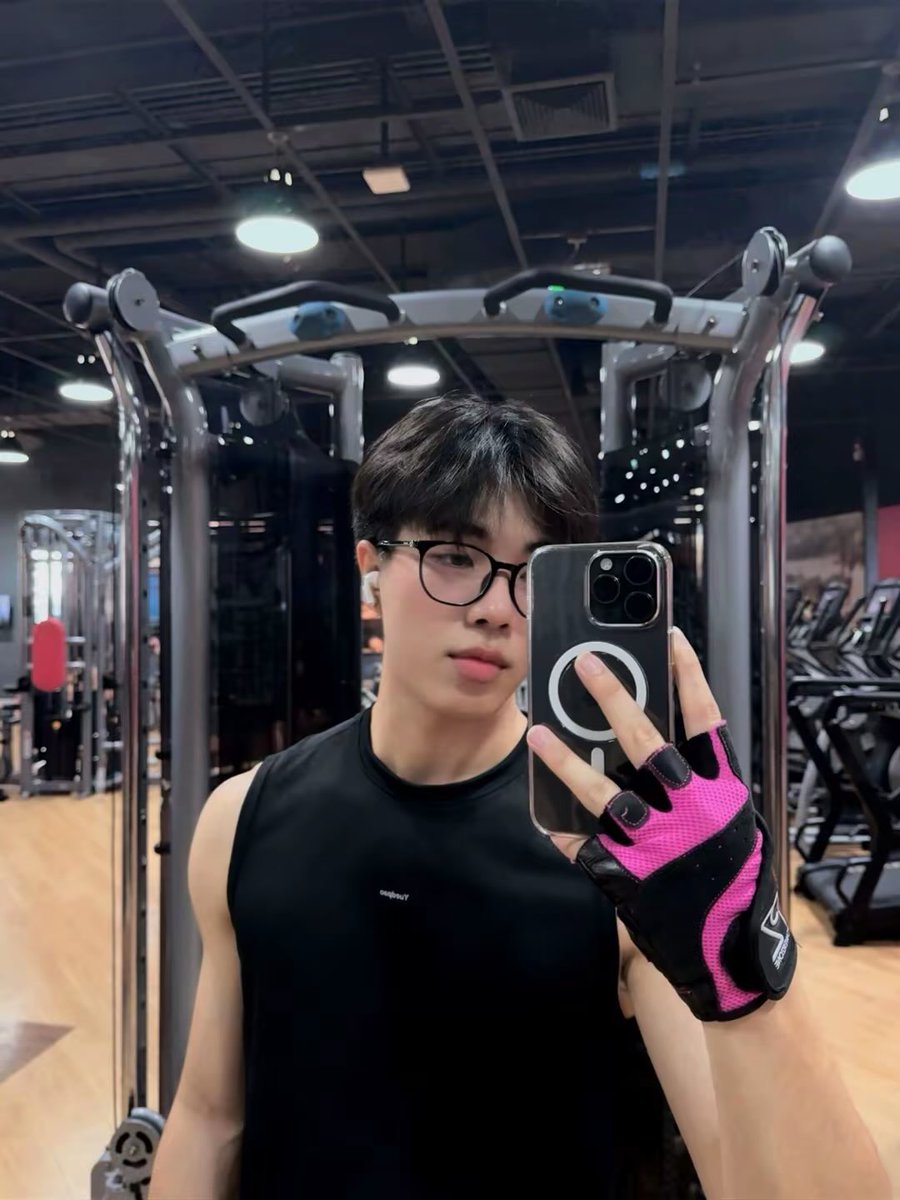 f.phumin_fowke tweet media