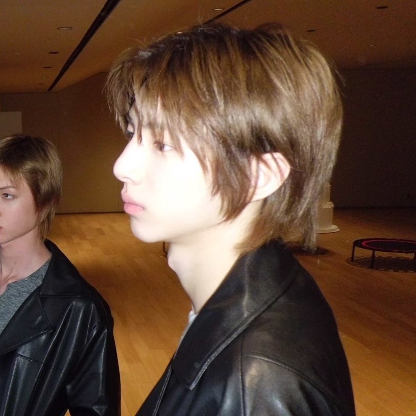 Base umum bisa follow @cornerfess tweet media