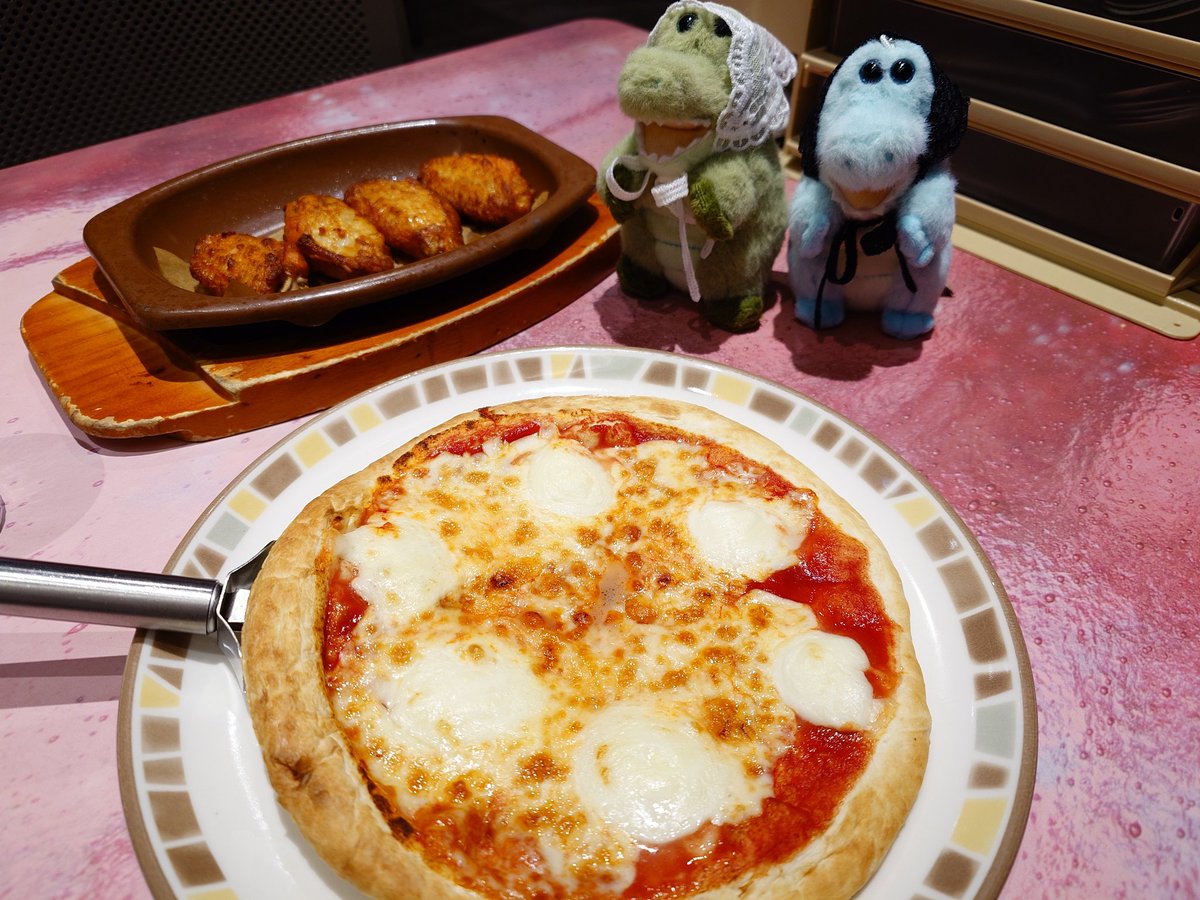 この1ヶ月位ずっとピザが食べたかったので満足ですワニ達も大喜び！うめうめピザうめ🍕