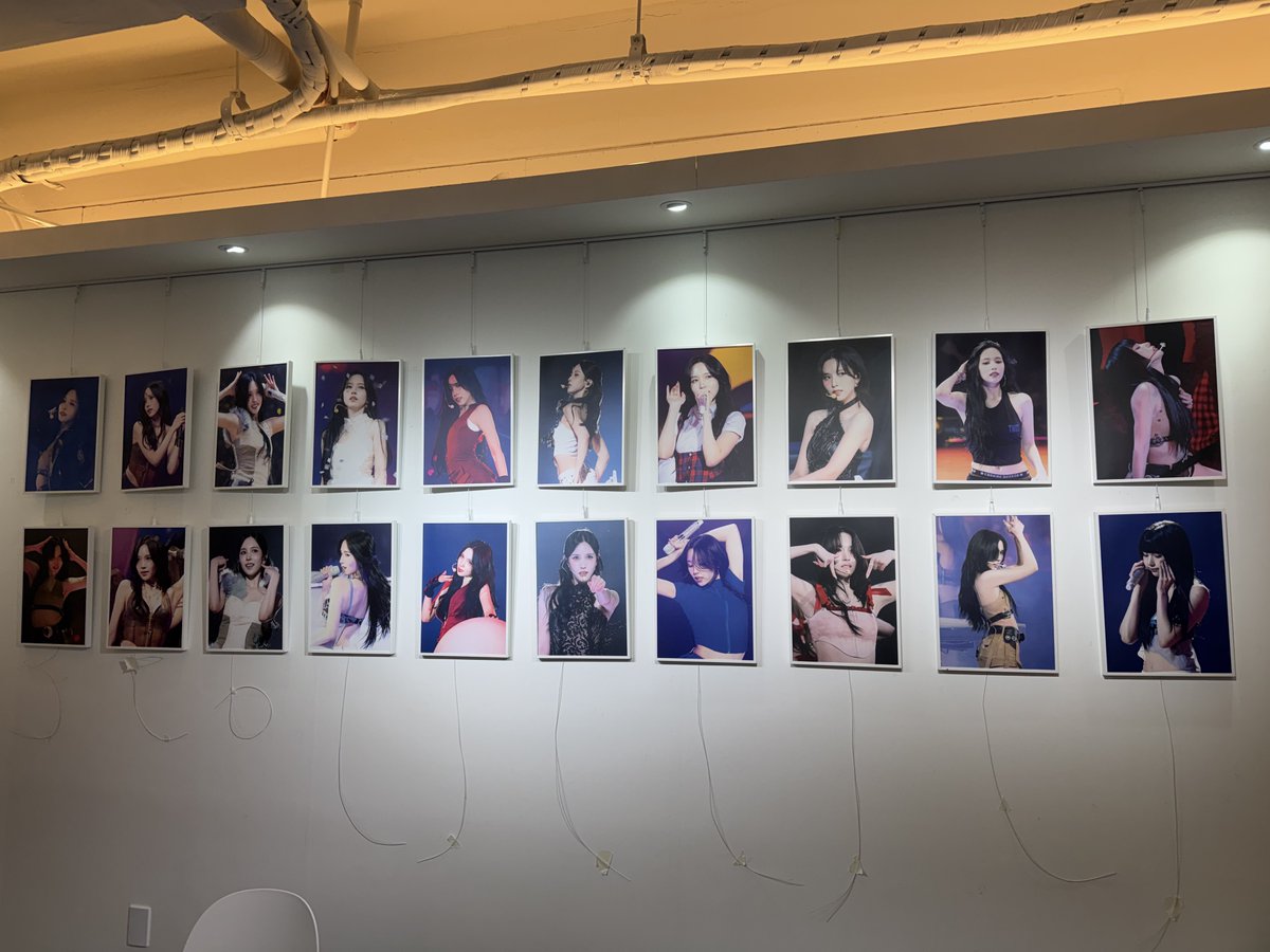 Look At Mi tweet media