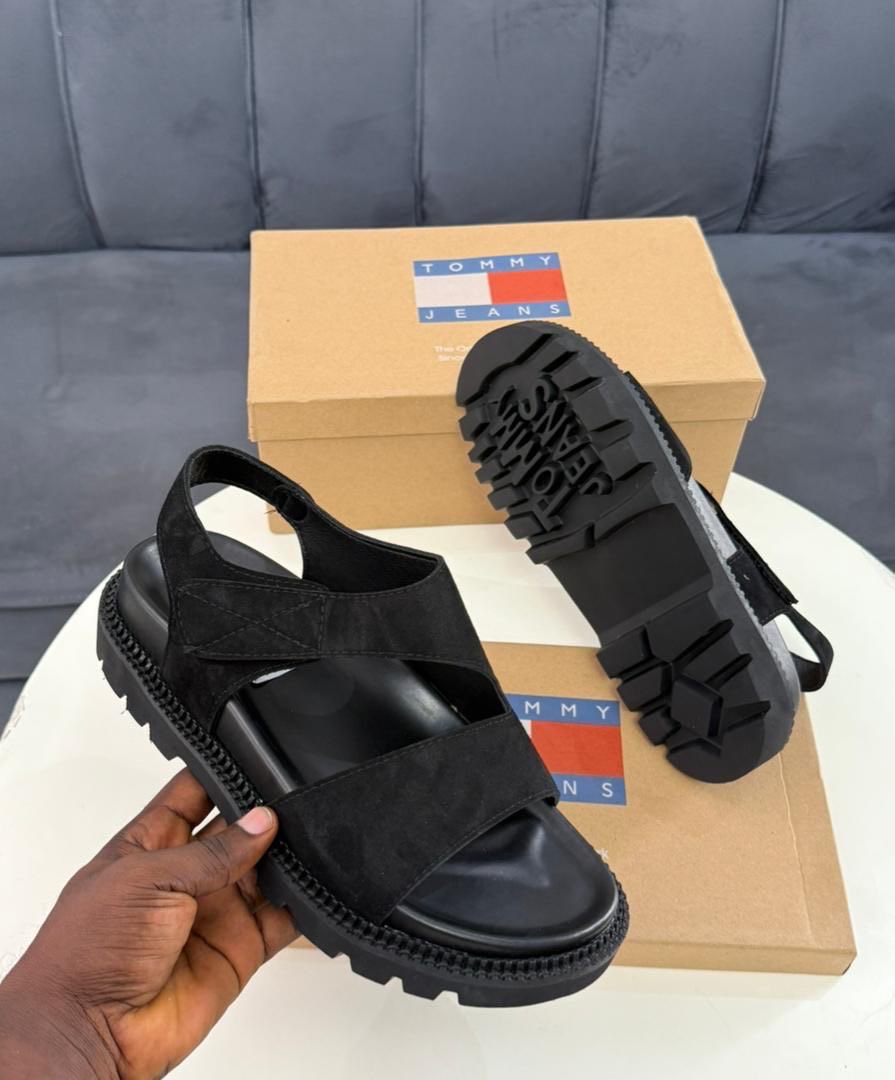 Ministress Of Fine Things 🛍️ tweet media