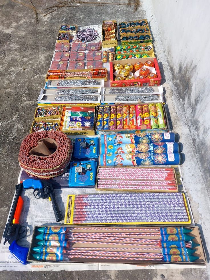 𝗣𝗮𝘀𝗮𝗿 𝗦𝗲𝗻𝗲𝗻 | 𝟮𝟬𝟮𝟲

Sore-sore begini enaknya cari angin kan? Sambil mencari apa yang dicari. Tapi mata menatap dagangan seseorang yang tentu saja langsung kuhampiri.