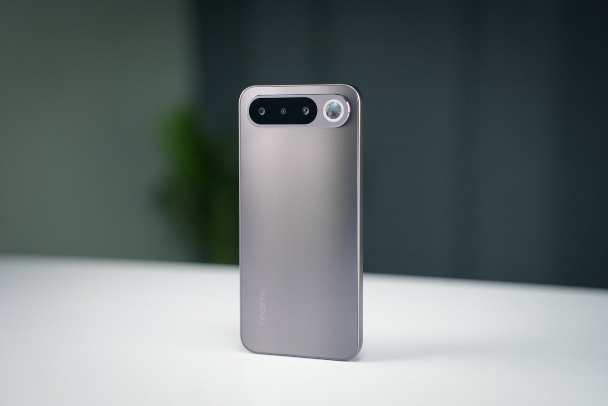 TechFactsRafee's tweet image. Realme bringing #realme16 soon in India 🇮🇳
Here is the first look,
Have you seen this design anywhere??

#SpreadYourWings 
#Airdesign