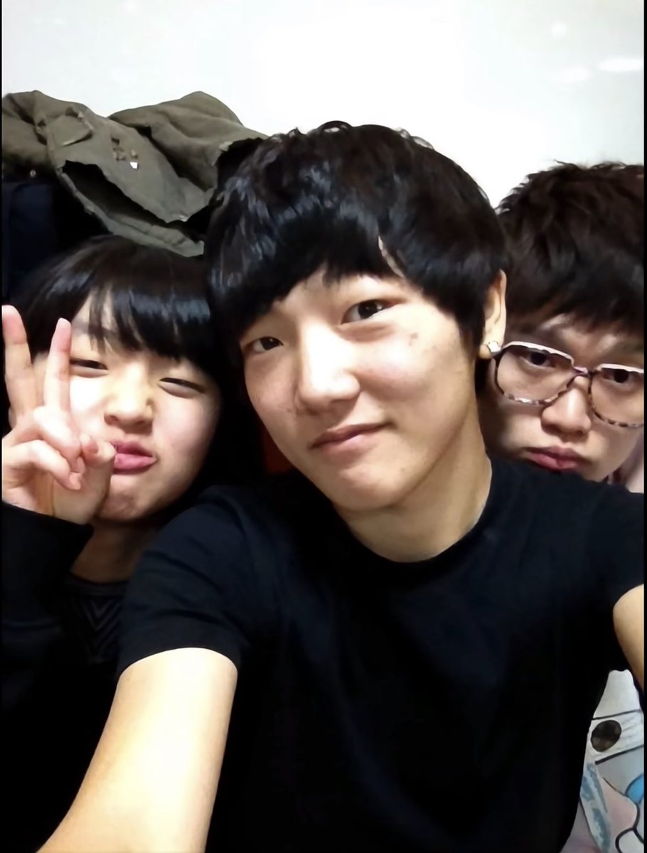 비비빔냉 tweet media