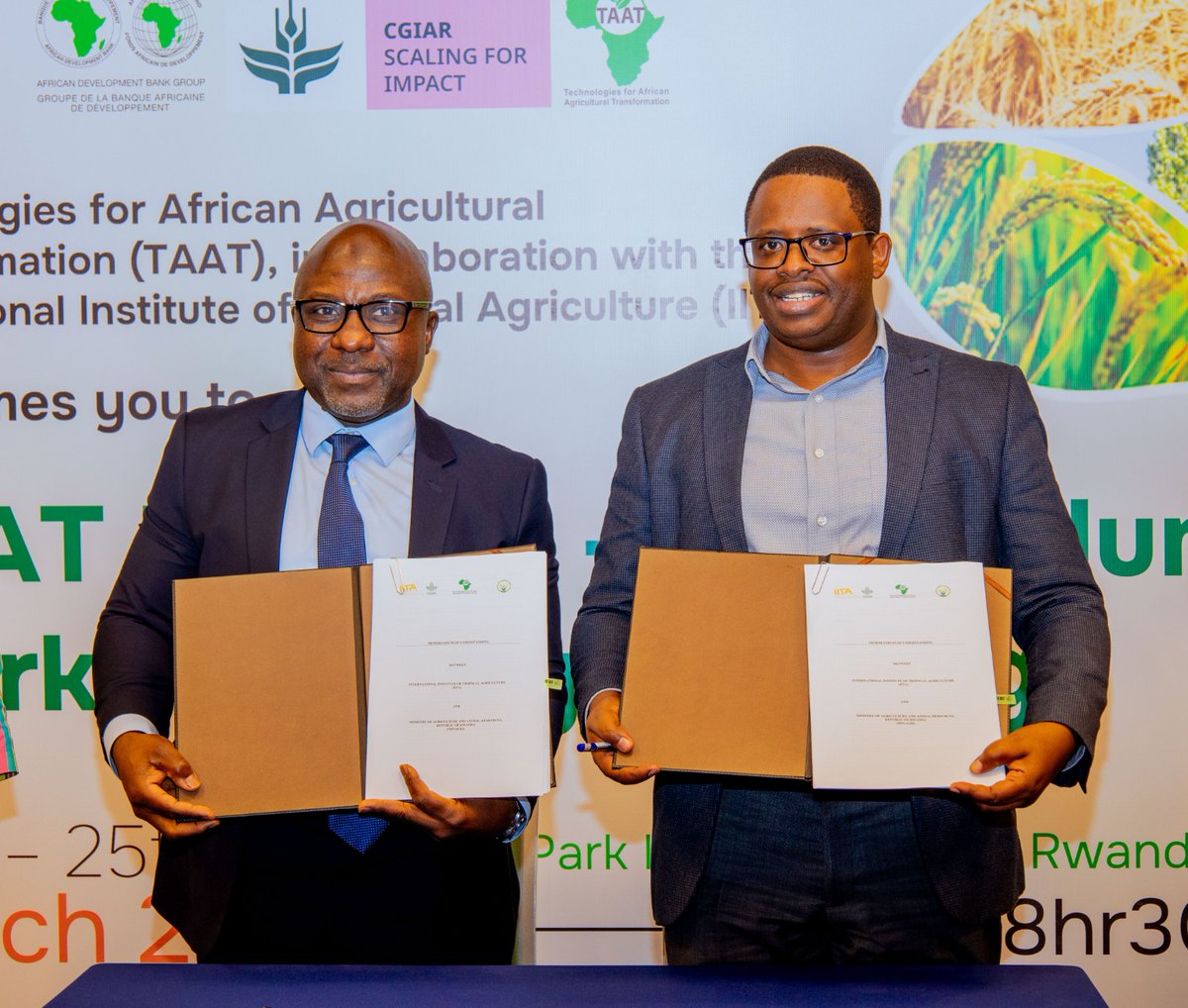 IITARWANDA's tweet photo. 🚨Signing of a memorandum of understanding 🚨

At @Taat_Africa’s workshop in, @IITA_CGIAR &amp; @RwandaAgri signed an MoU to implement a 2-year project empowering youth via Food Basket Sites,  strengthening seed systems &amp; resilient food systems in #Rwanda, supported by @AfDB_Group. https://t.co/x2ez30xDTO