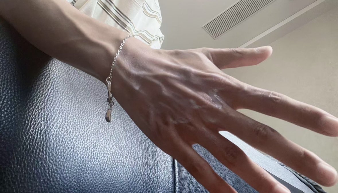 阴雨天 tweet media