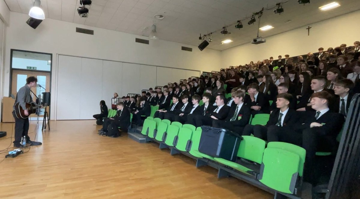 ThePrimeAgency's tweet image. @tomasmithmusic performed at St Bede’s Catholic School yesterday 🎶

Sharing his music and story, he inspired pupils to follow their dreams and to set the world ablaze with their talents 🔥 

#inspiration #schooltour #livemusic