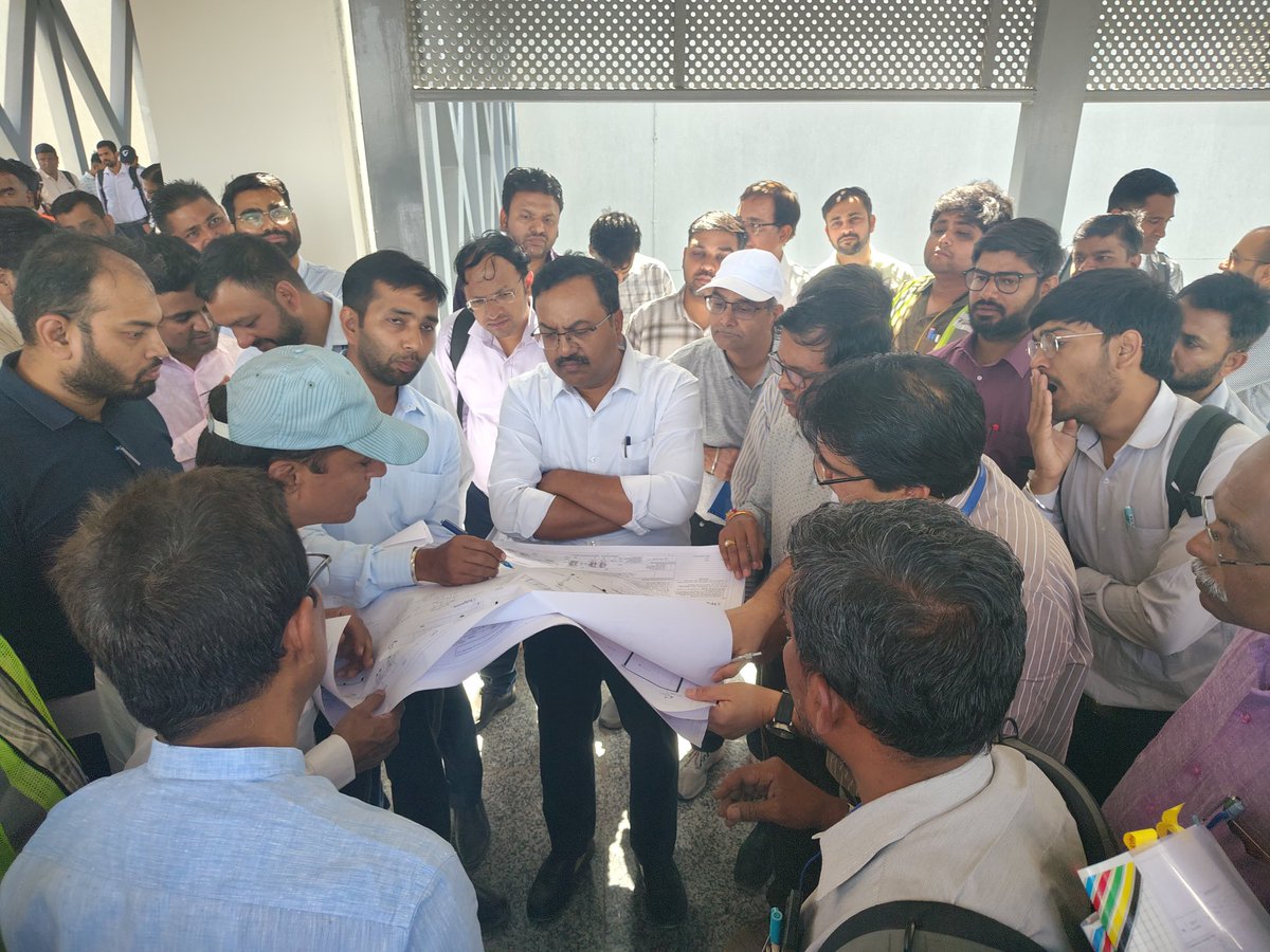 RailAnalysis's tweet image. #IndoreMetro completes key CMRS #inspection with focus on #safety and systems readiness

Read more: railanalysis.in/metro/indore-m…

#MPMRCL #Metro #MPMetro #UrbanTransport #Infrastructure #Review #Track #Station #SustainableDevelopment #RailAnalysis