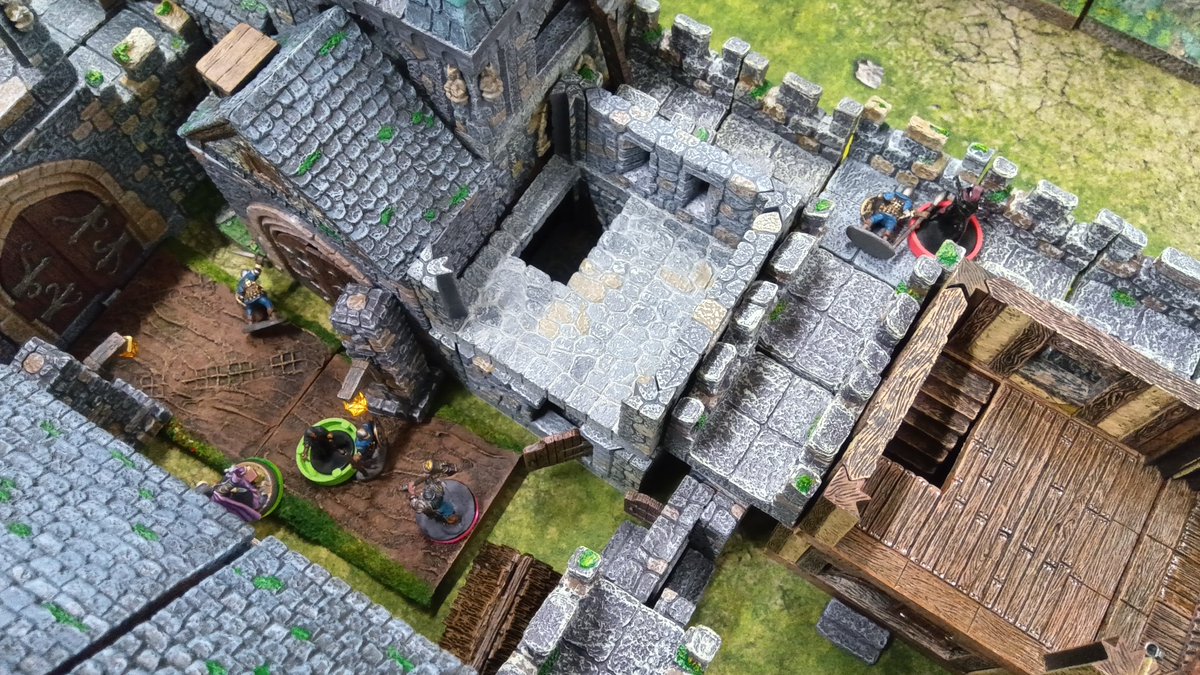 miyakami_00's tweet image. 何回か定期的(?)にポストしてるけど、テレイン使用オフセに興味ある #dnd プレイヤーってどれくらいおるもんなんやろうかね。
遊んだ感じ、移動がちと特殊でマス数える必要がない分遊びやすいと思うんやが…
(°ω°) 3Dｾﾝﾄｳｼﾎｳﾀﾞｲ?
#dwarvenforge #trpg #テレイン #ダンドラ