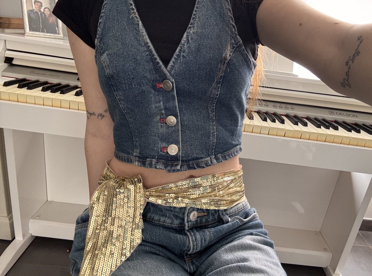 Louane ☆★ tweet media