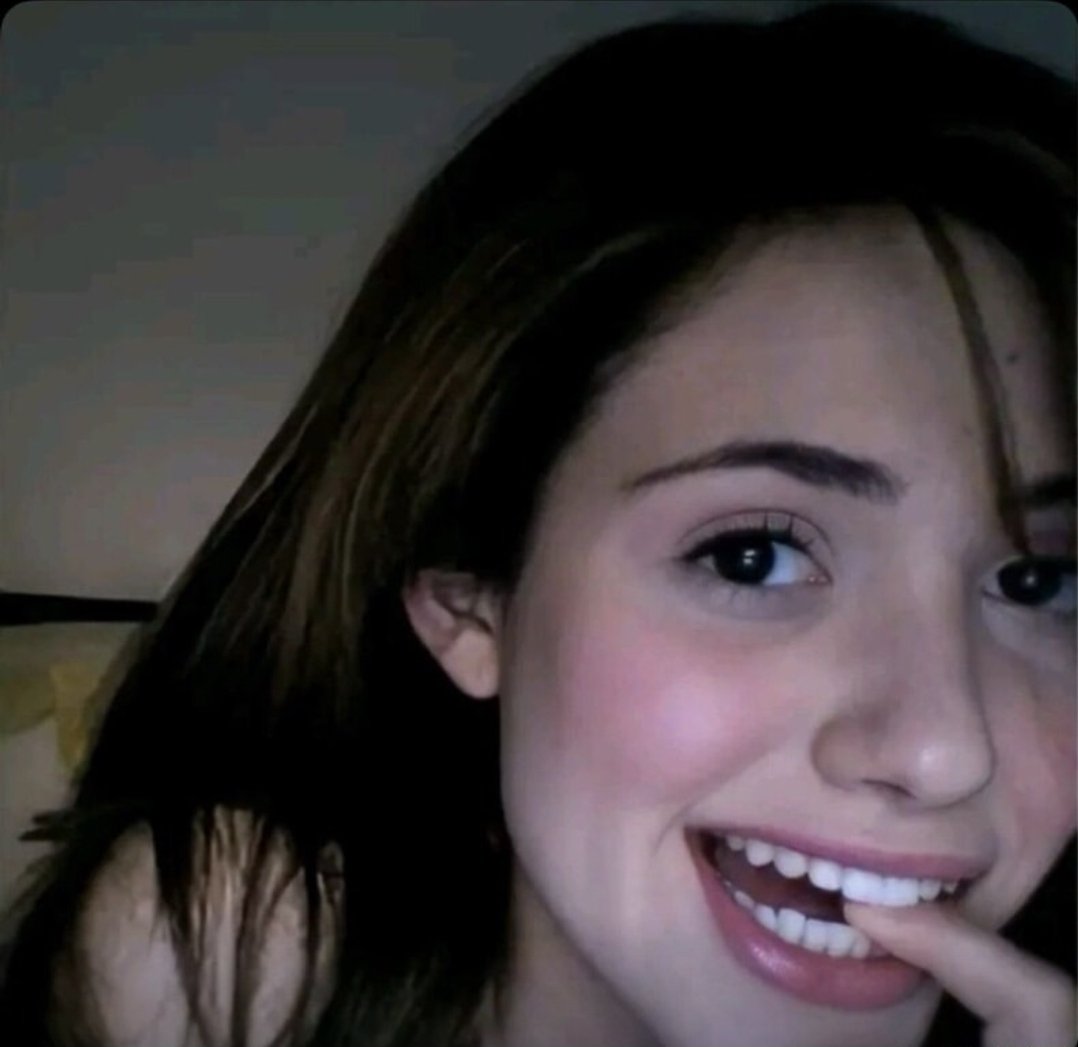 𝙃𝙚𝙡𝙖. tweet media