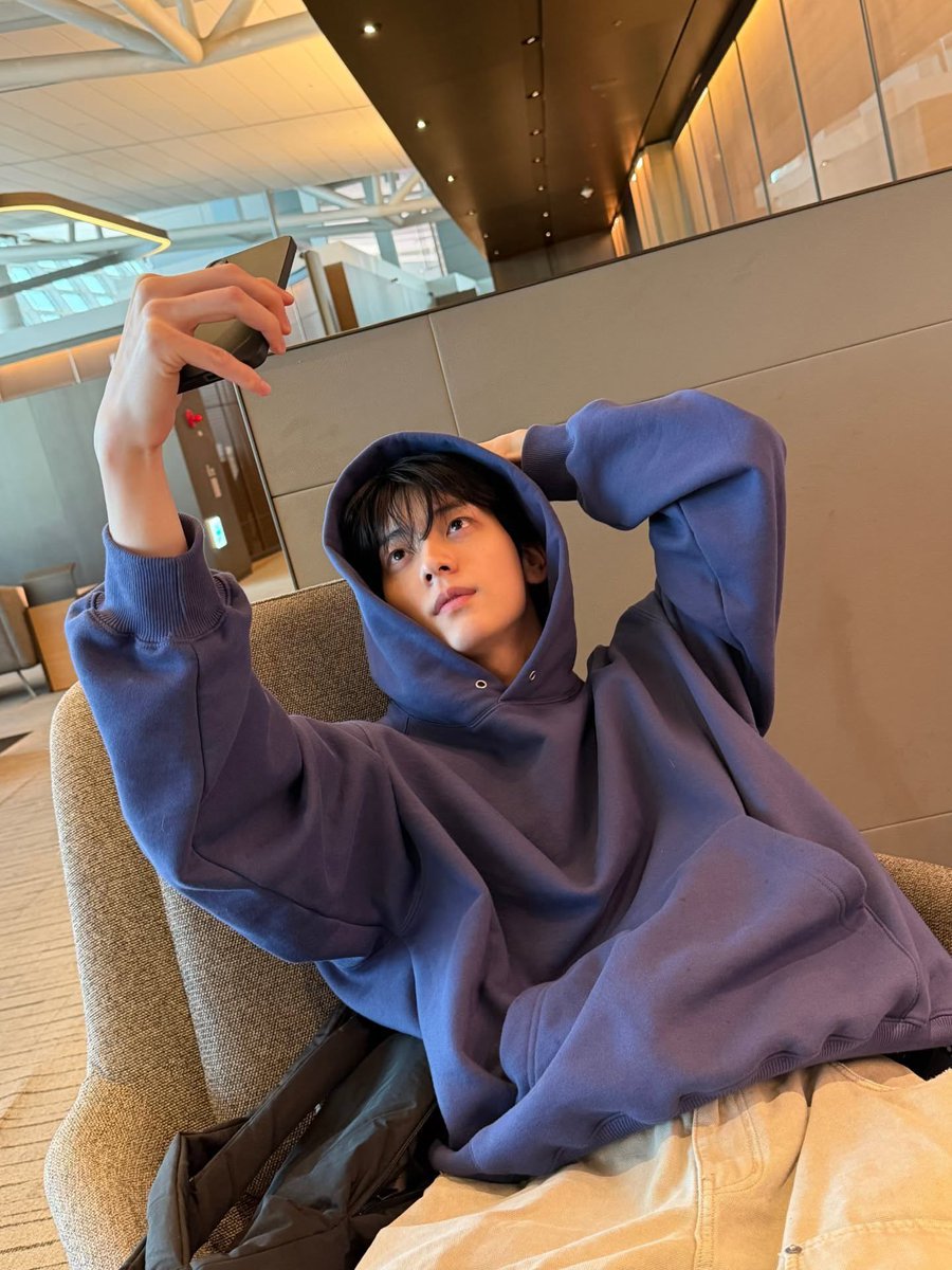 ’ไม่รู้จักหรอกแต่หล่อดี‘