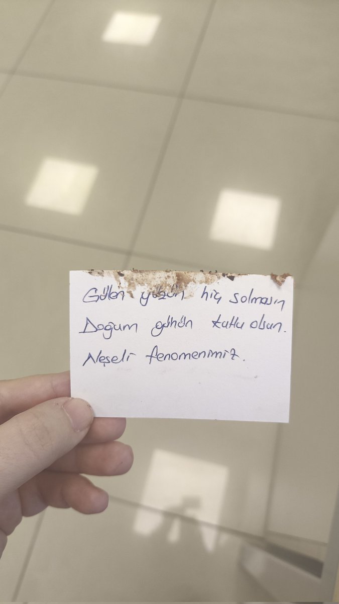 hanneguler's tweet photo. Instagram'da ayda bir paylaşım yaptığım için 40+ iş arkadaşlarım beni fenomen zannediyor 😂 (Influencer yazamadıkları için fenomen yazmışlar) https://t.co/yLUhcAJgHN