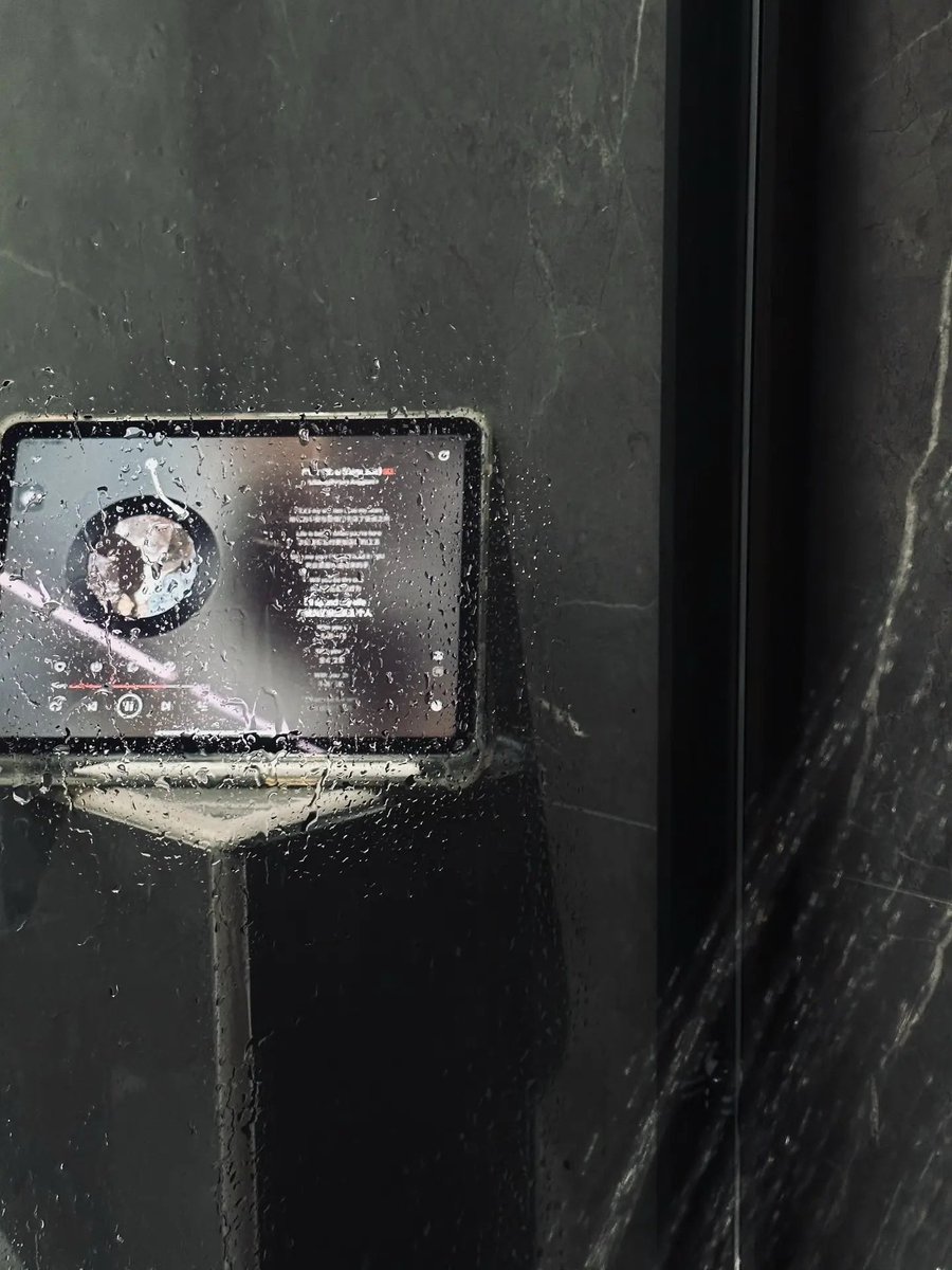 New moon tweet media