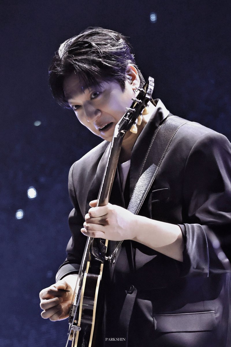 𝐒𝐇𝐈𝐍 tweet media