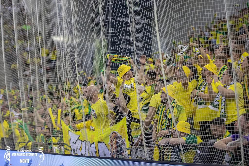 furiaamarilla23's tweet photo. ¿Alguien se ha levantado con resaca emocional? Nosotros aún estamos asimilándolo todo…vaya espectáculo.
Esto se nos quedará marcado para toda la vida.
#RugeLaFuria💛💚 https://t.co/9fqdmZjlof