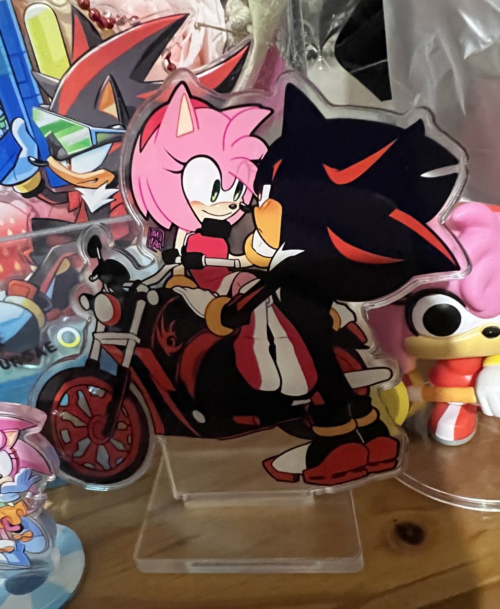 My shadamy standee from <a href="/sonamy_25/">ENE</a> came in today! Isn’t it the cutest?