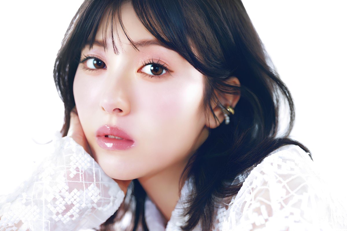 ◤#浜辺美波 さんが『美的』4月号表紙に登場！ ハマっている4つの美容