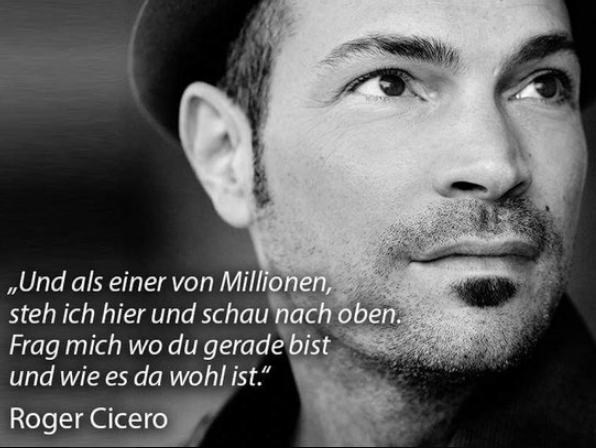 MemorialME's tweet image. Heute vor 10 Jahren starb der beliebte Musiker
🕯️Roger Cicero 6.7.1970-24.3.2016 🕯️
auch er litt an #MECFS

..Frag mich wo du gerade bist 
Und wie es da wohl ist 
Und als einer von Millionen 
Der an Erinnerungen hängt 
Fühl ich dass du gerade hier bist 
In diesem Moment..