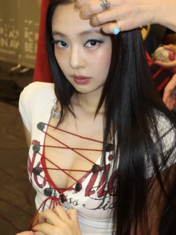 shbmn 🧛♀️ tweet media
