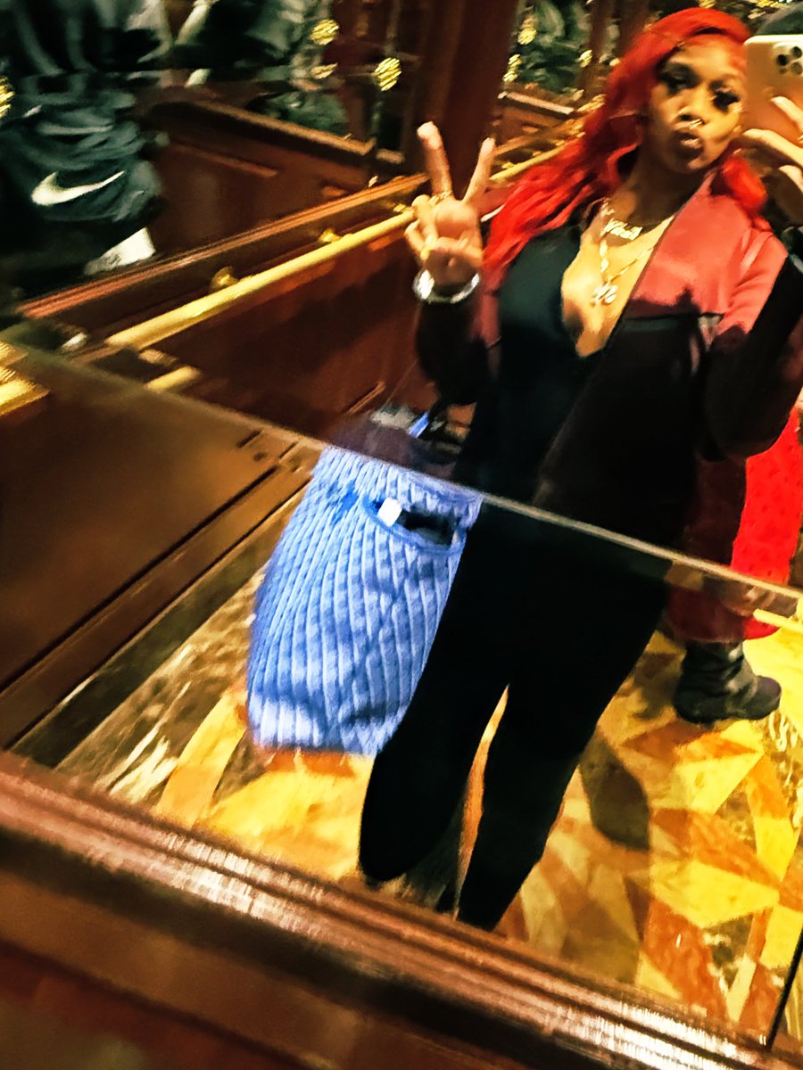 BIG NEE! tweet media