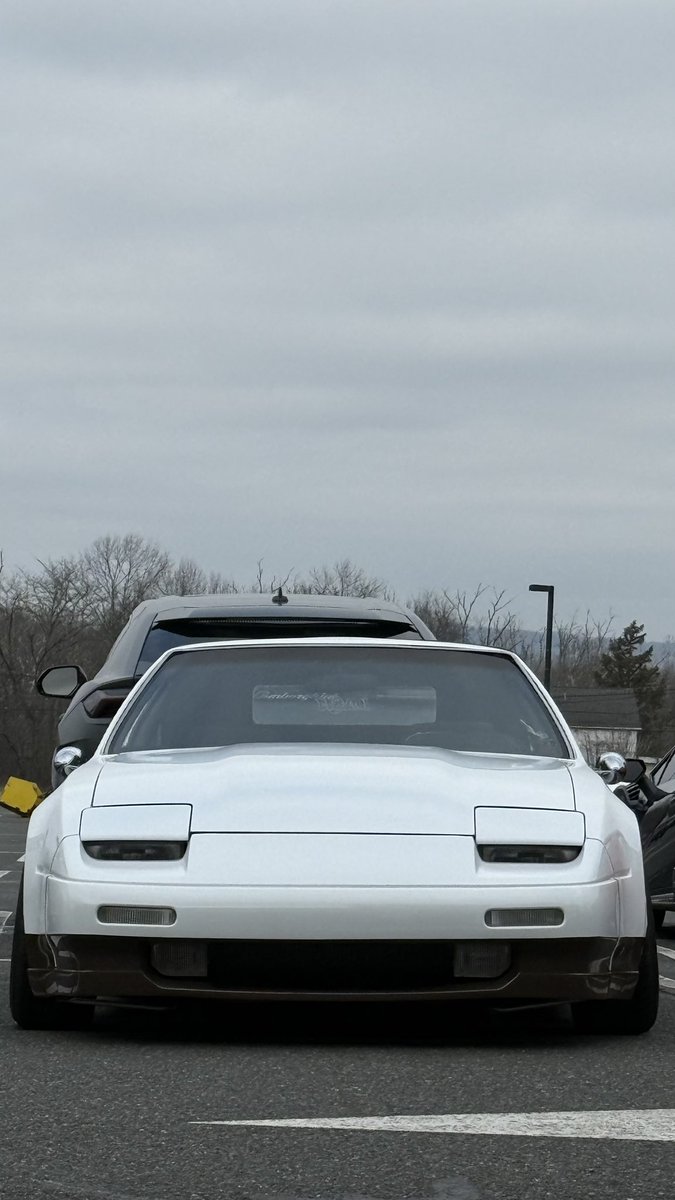 nissanabuser's tweet photo. looking up https://t.co/OKvF2sgy0W