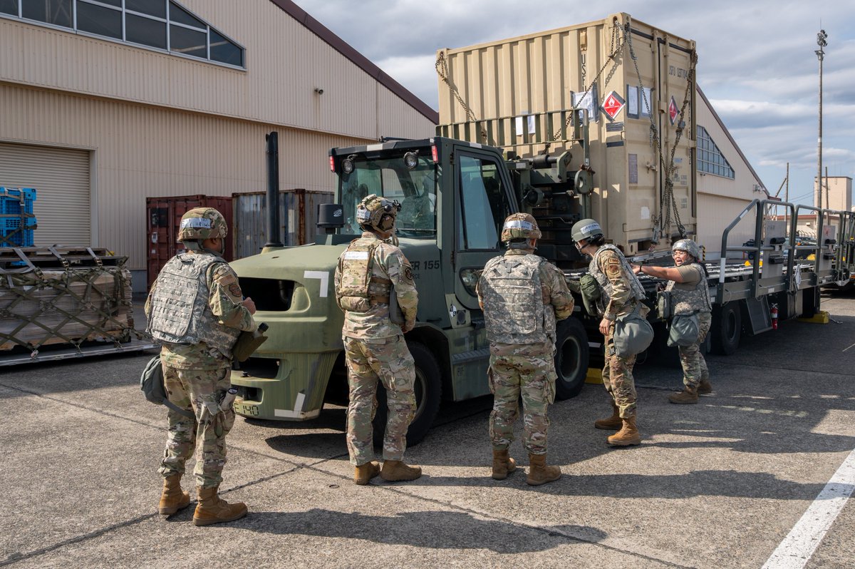 Yokota Air Base tweet media