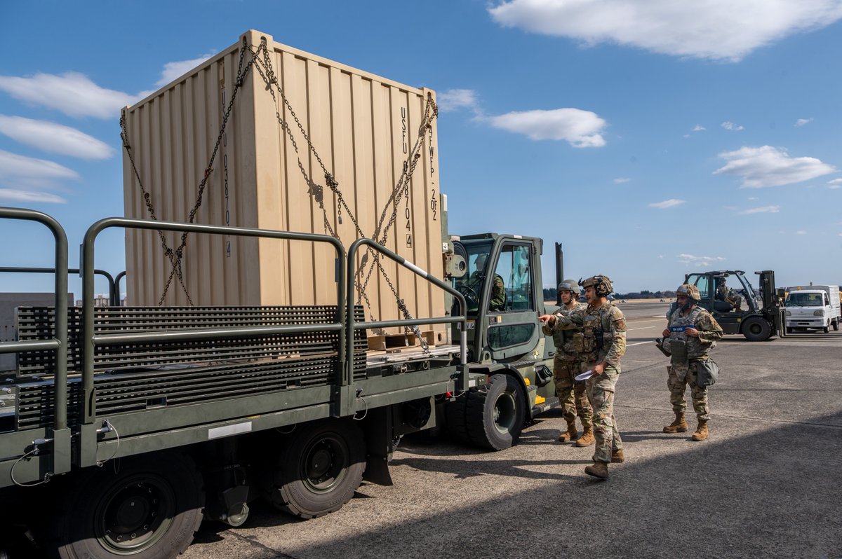 Yokota Air Base tweet media