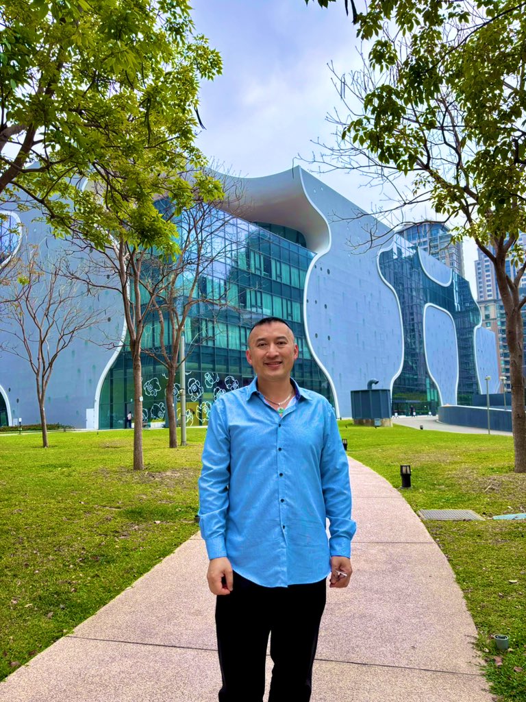 Huang Ruo tweet media