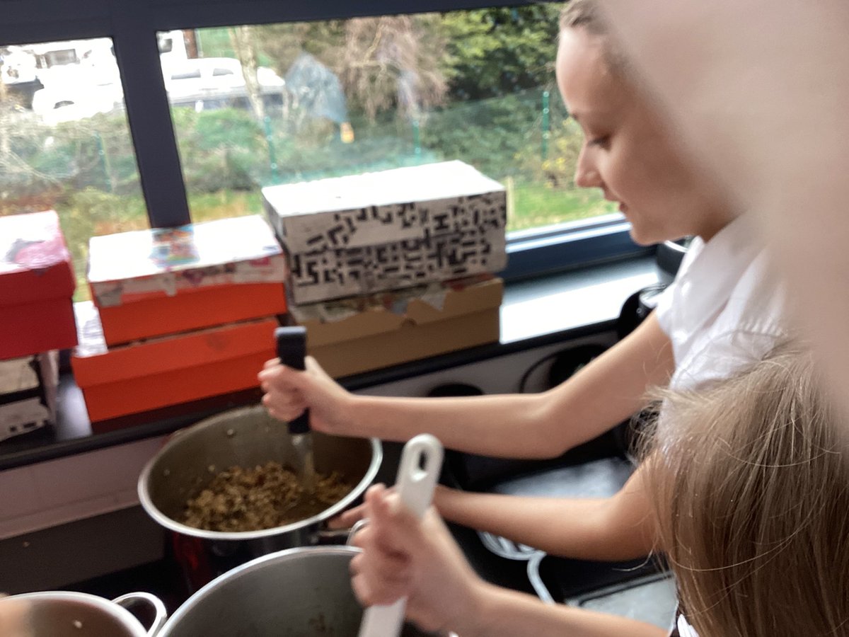 Mr Abnett tweet media