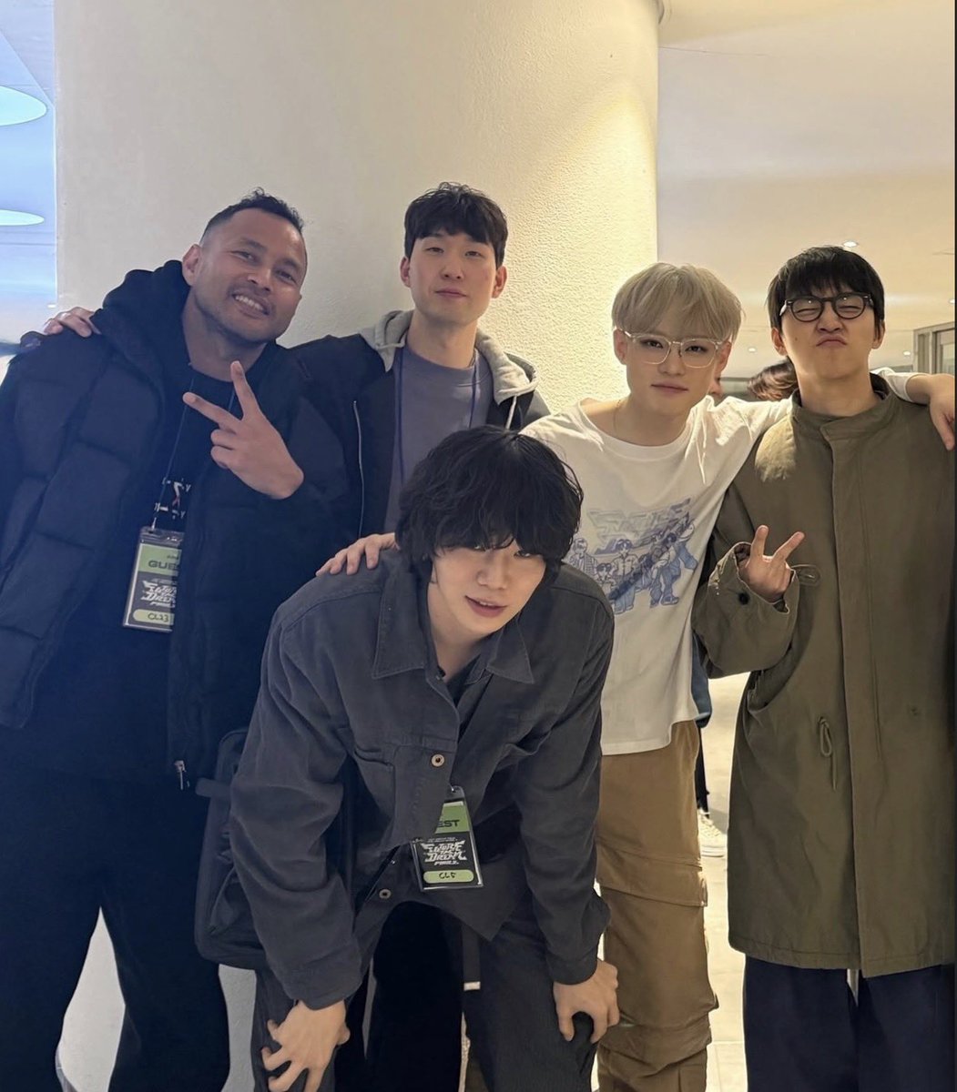 พิลุ้ง ซอ tweet media