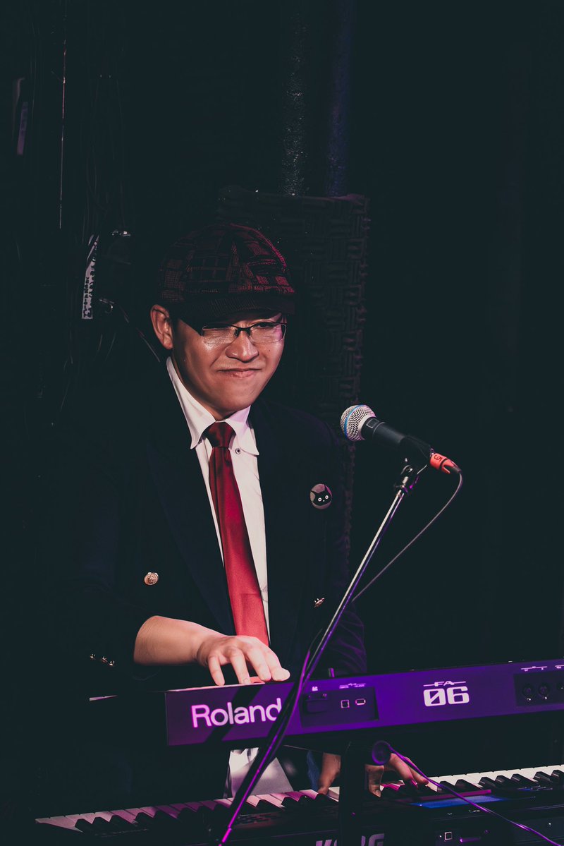 ᵘᵏᵃ tweet media