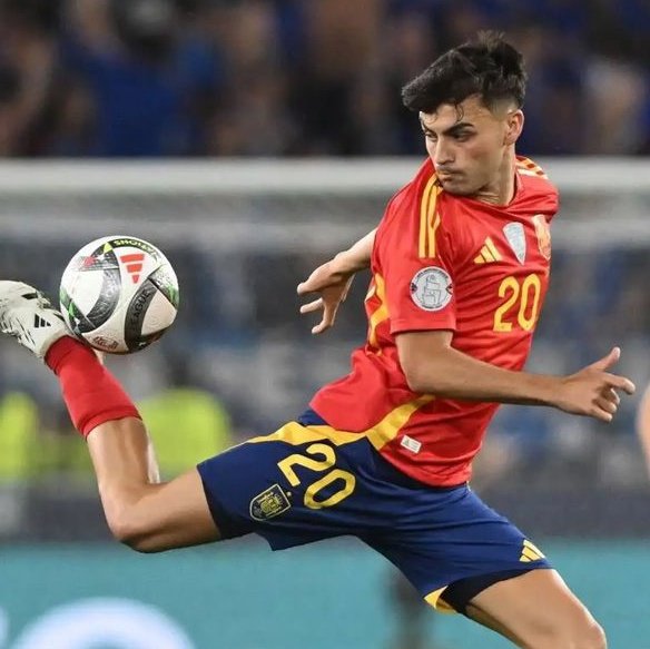 mera 🎱ֶָ֢ #1 FERMIN LOVER tweet media