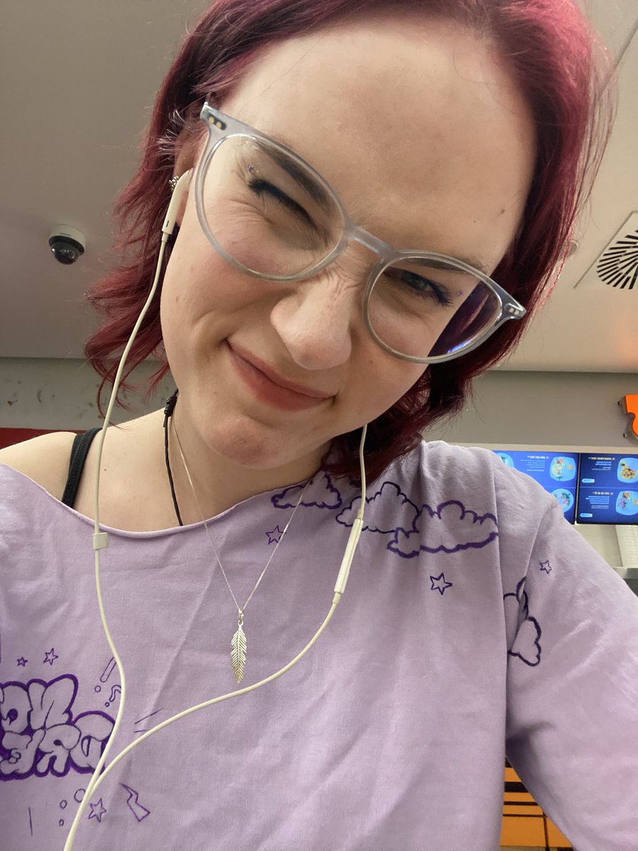 rain 𖦹 tweet media