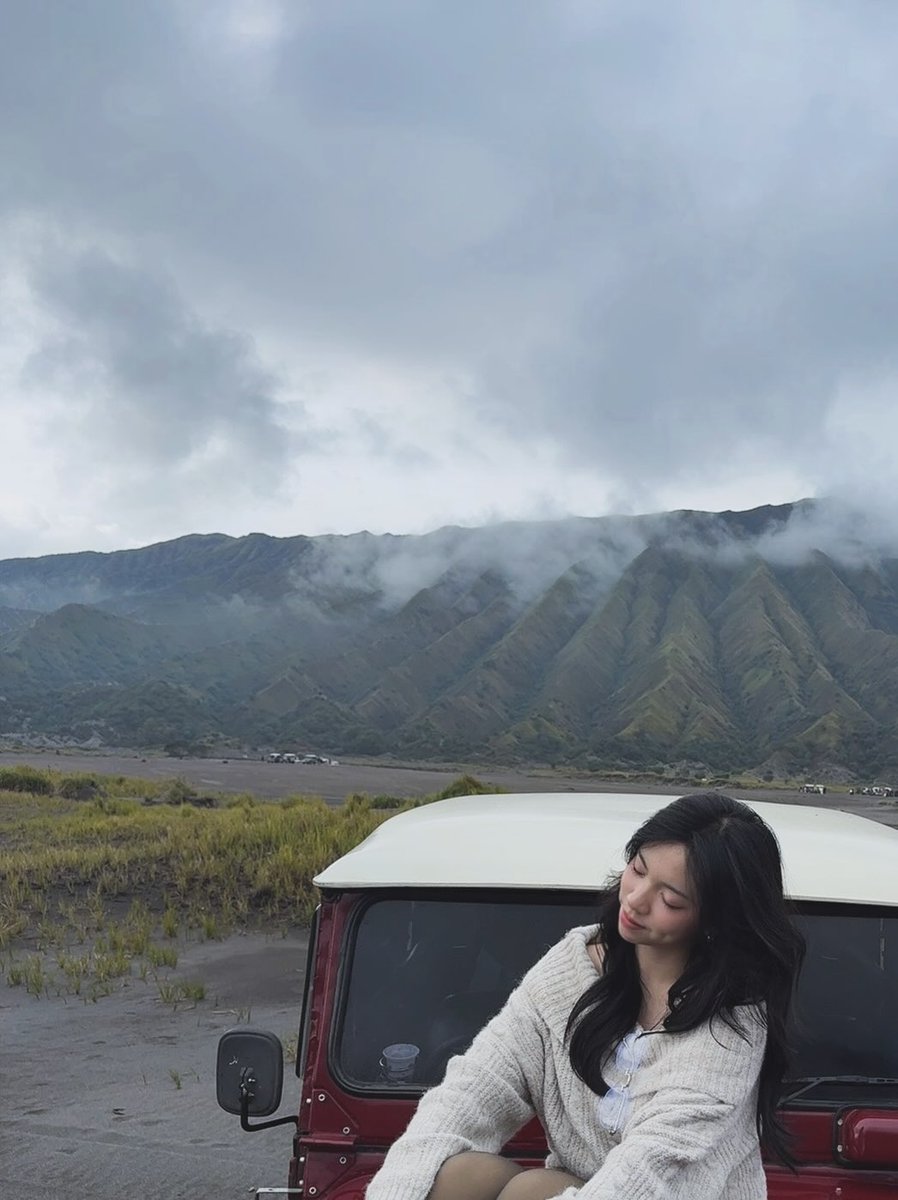 ─ aboutralie tweet media