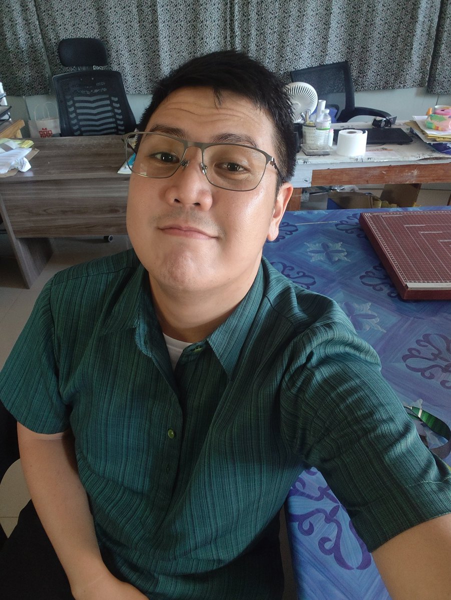 Hugot King💯 tweet media