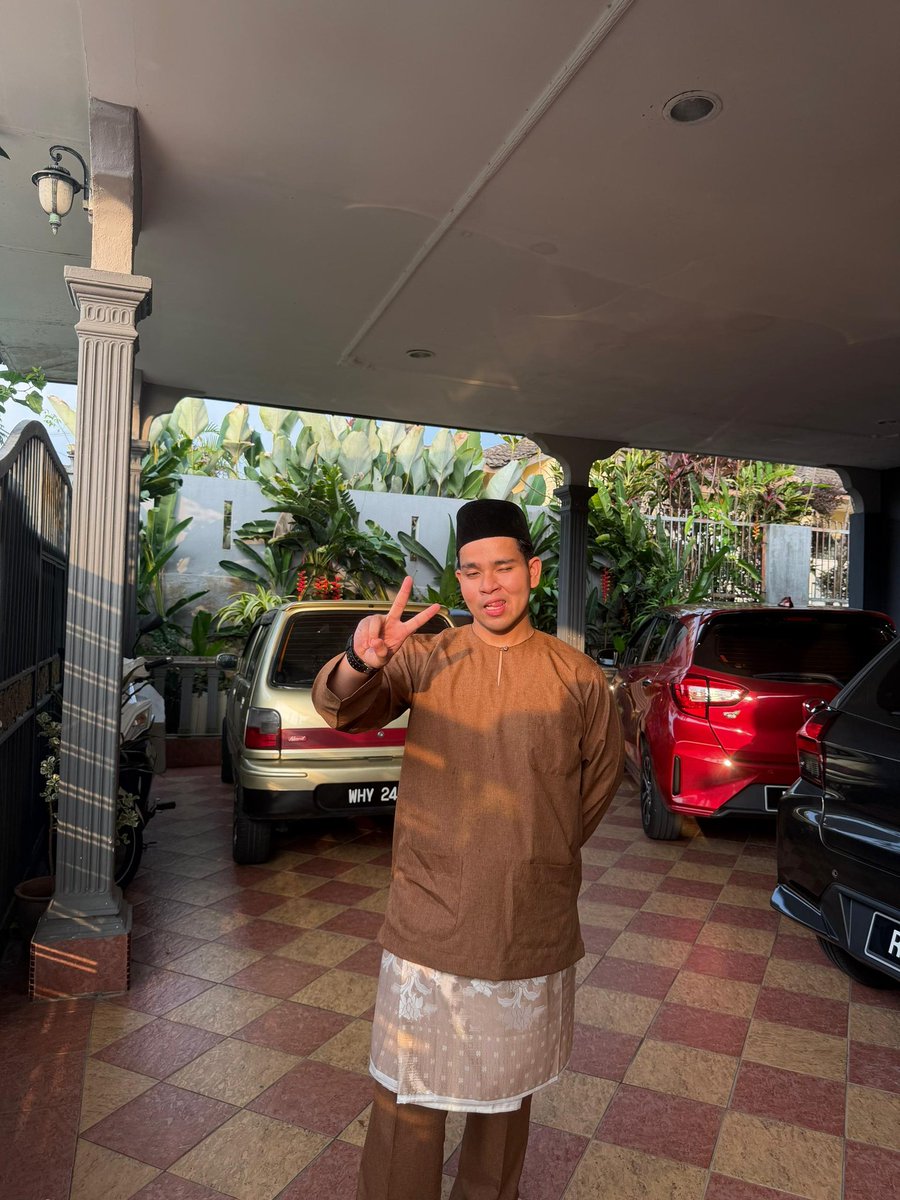 Not_ur_fav8's tweet photo. Selamat Hari raya semua🙂 https://t.co/4GyJNlw6PK
