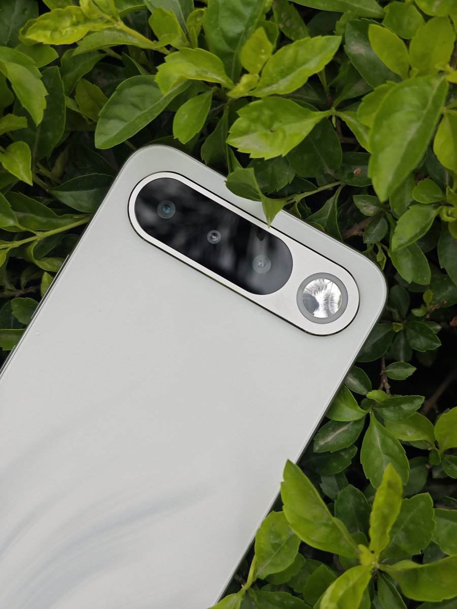 sumitobroy25's tweet image. #realme16 First Look! Design Feel Premium 🔥
#SpreadYourWings 
#Airdesign