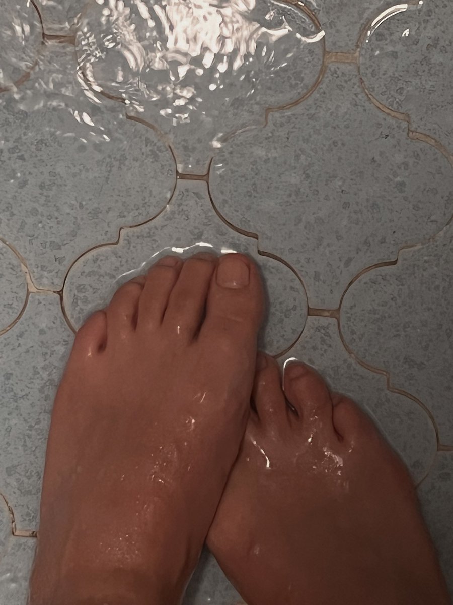 SweetFeetMx tweet media