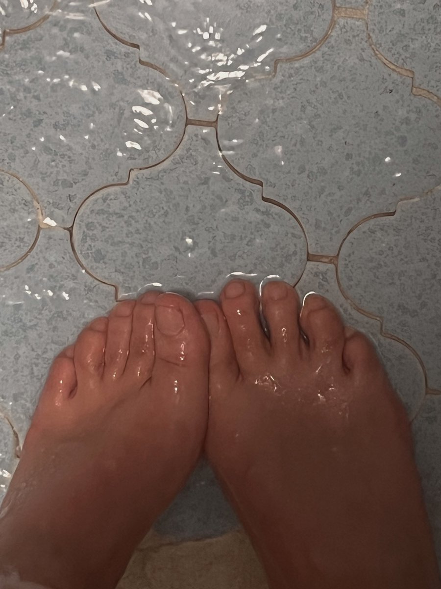 SweetFeetMx tweet media