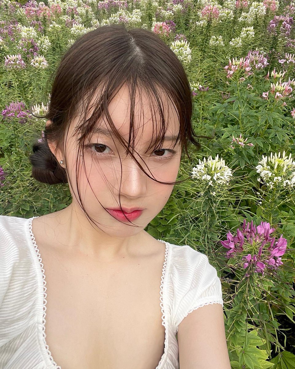 รชต tweet media