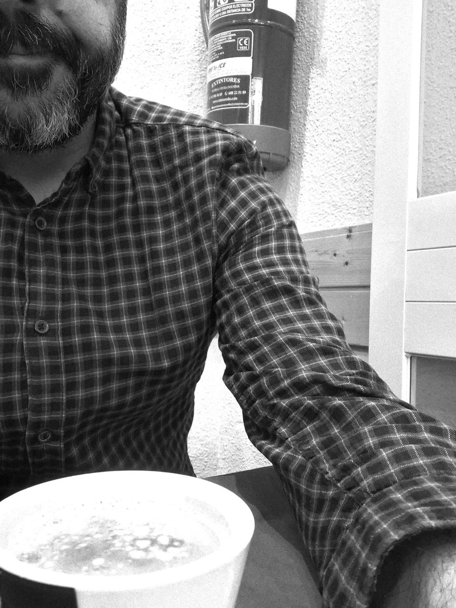 JuanPm92588109's tweet photo. #cafe #extintor para vuestr@s #martes . Buenos dias Loc@s https://t.co/Pjeq5Hre7w