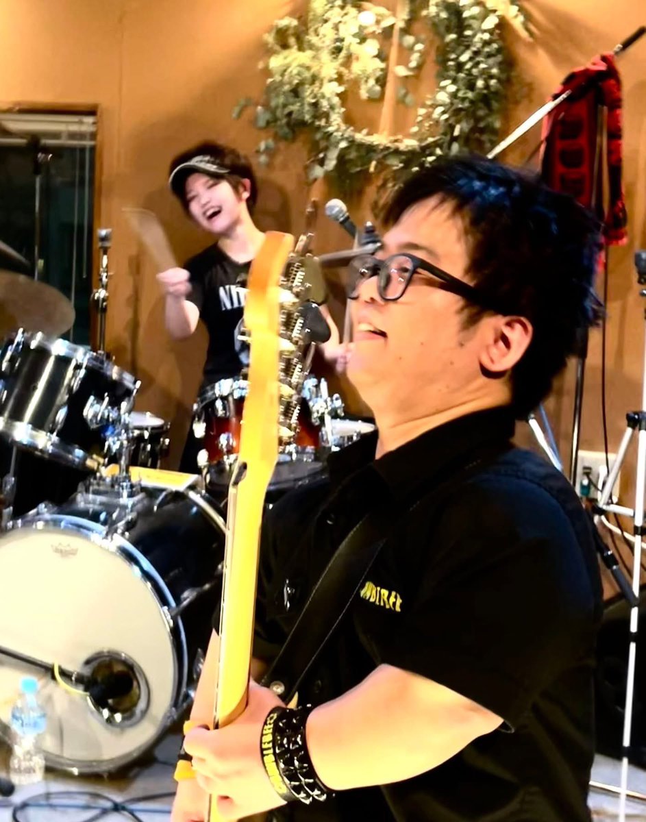 BUMBLEBEE tweet media